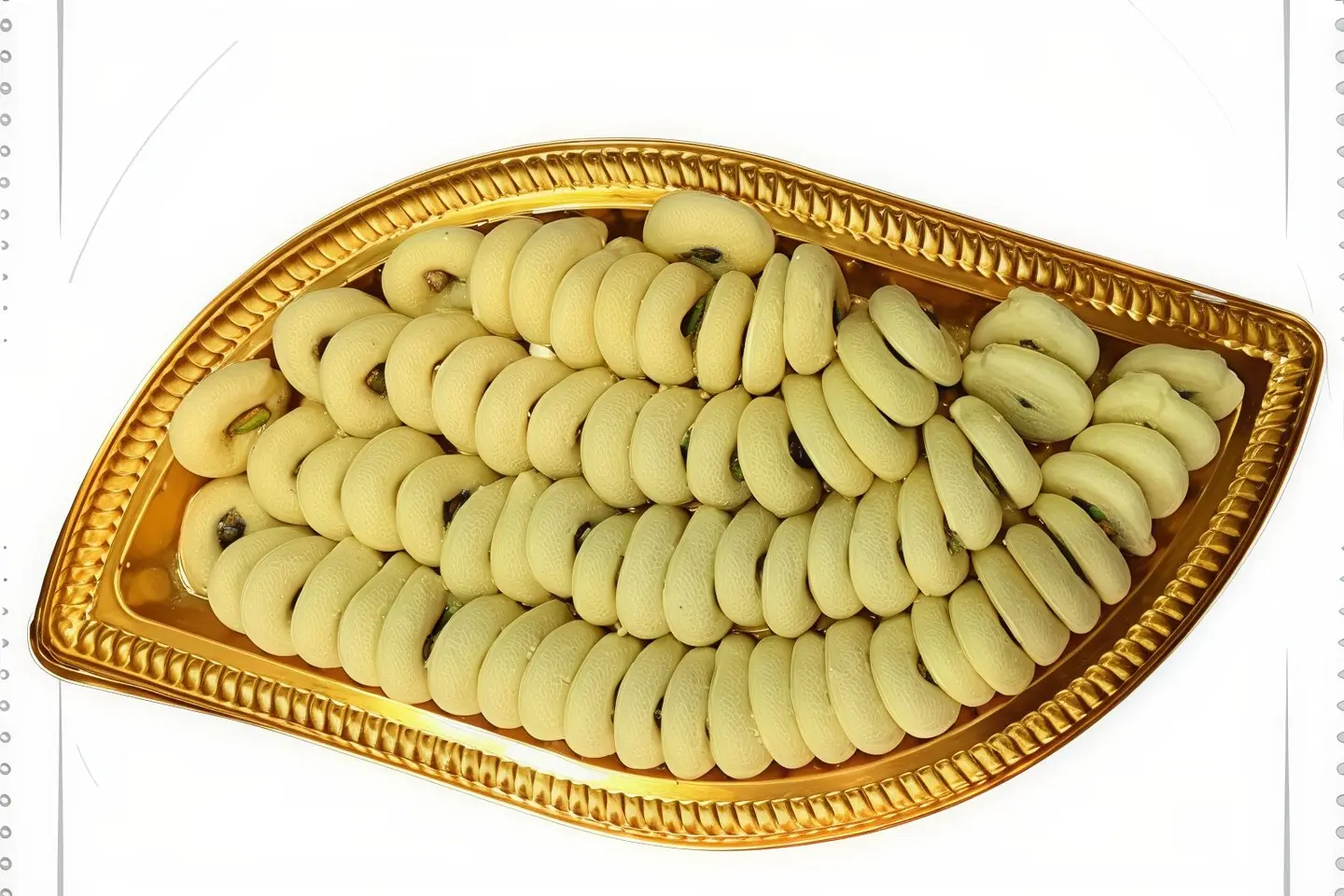 غريبه بالفستق
