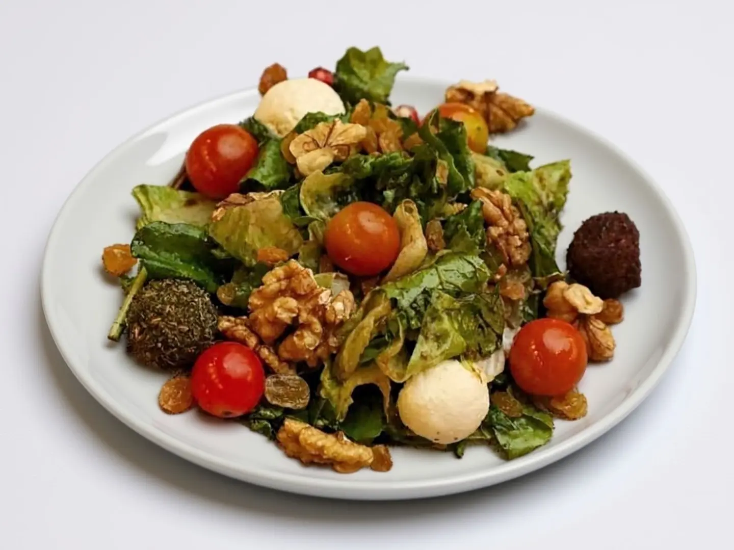 سلطة الجبنة والجوز