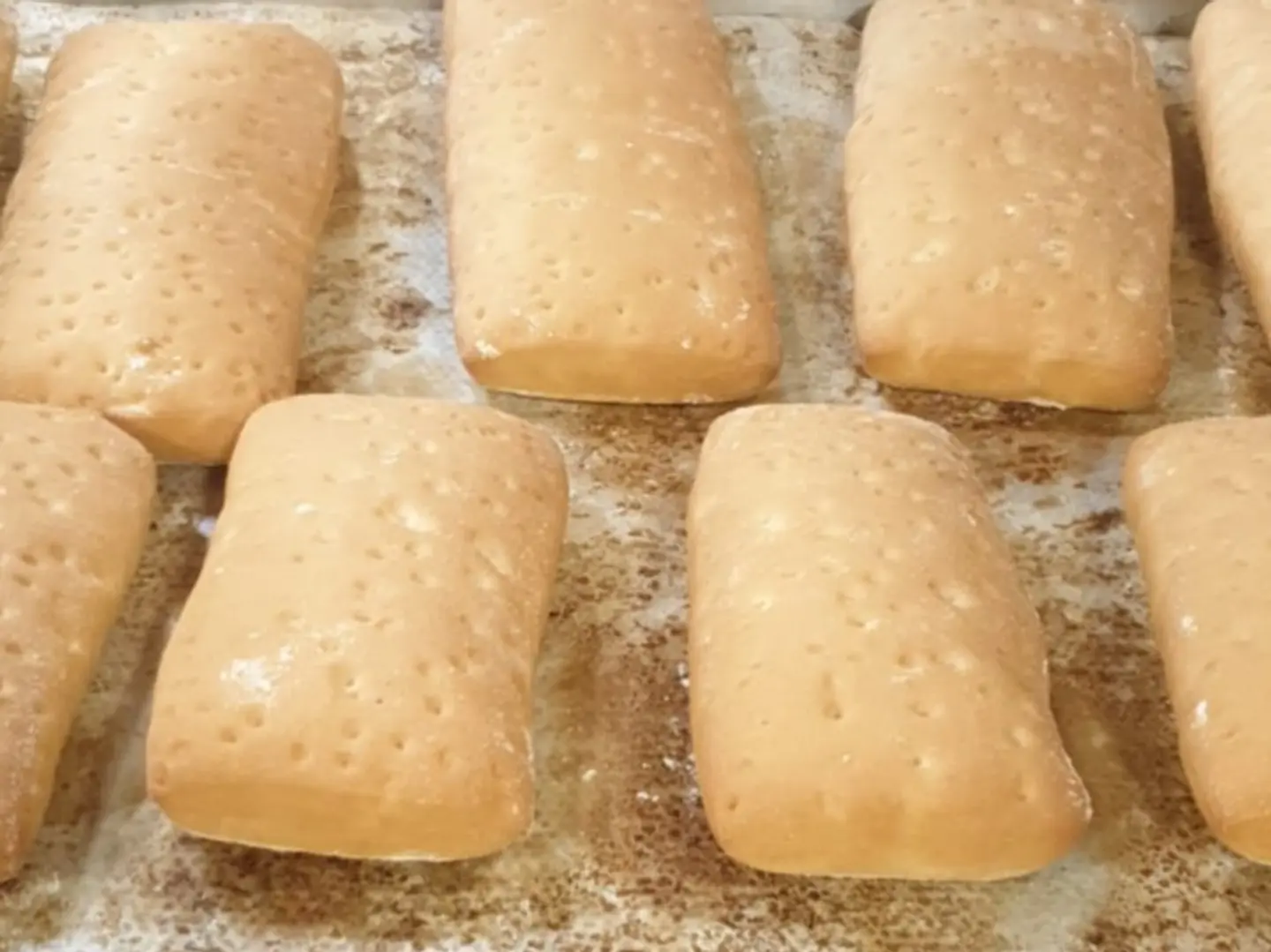 خبز شباتا أبيض صغير