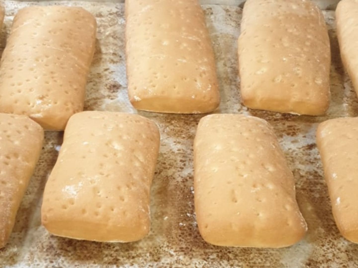 خبز شباتا أبيض صغير