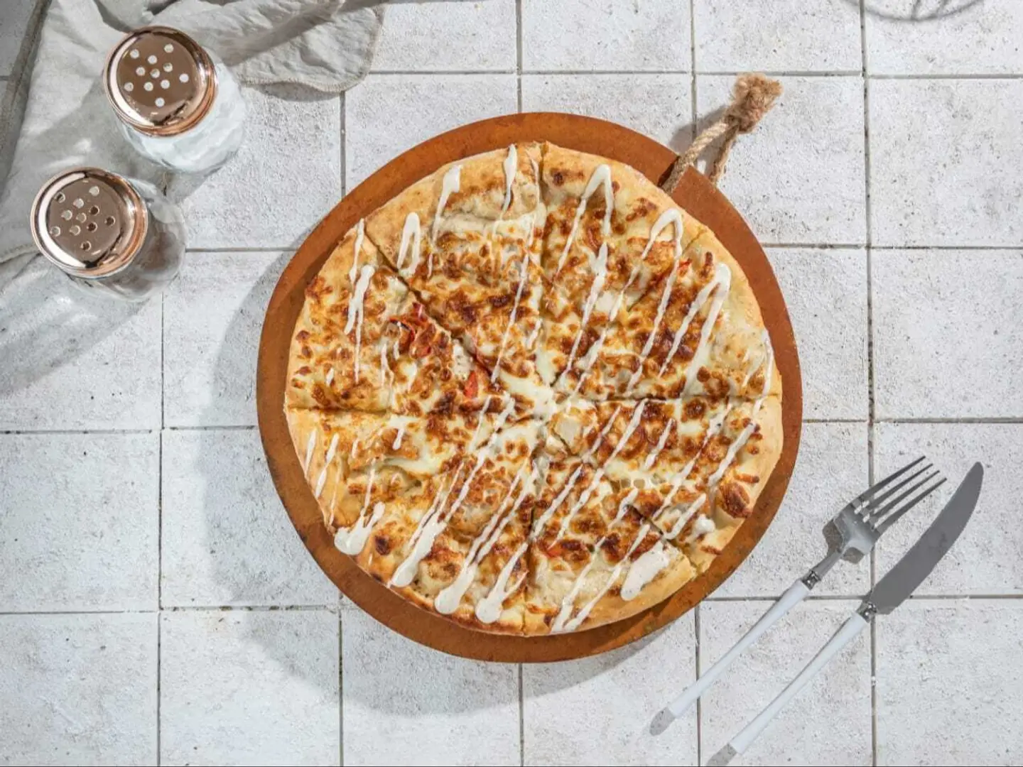 بيتزا دجاج مع صوص الرانش