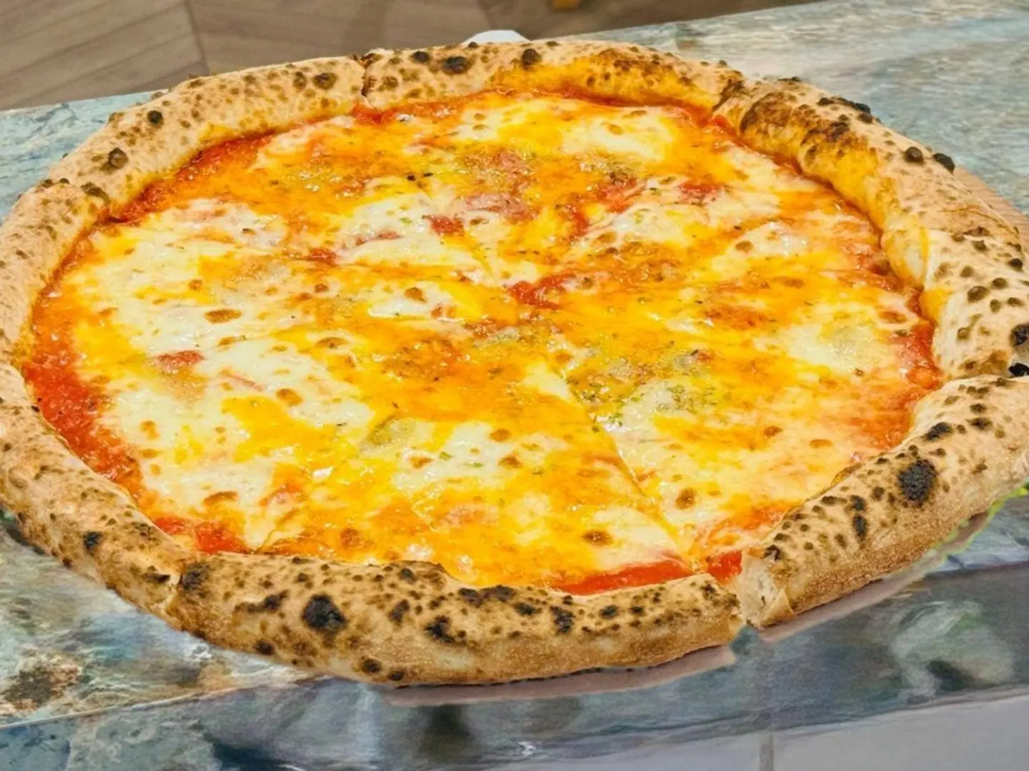 بيتزا كواترو فروماجي