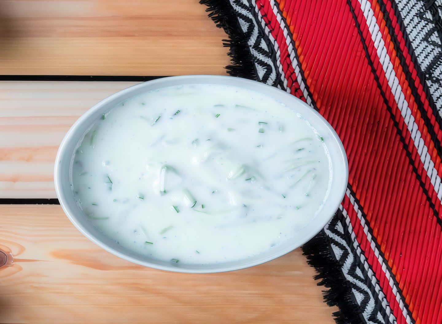 سلطة خيار باللبن
