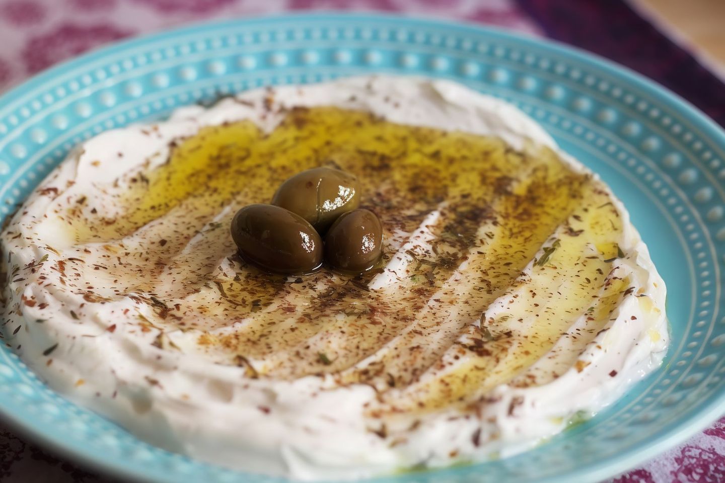 صحن لبنه بزيت الزيتون