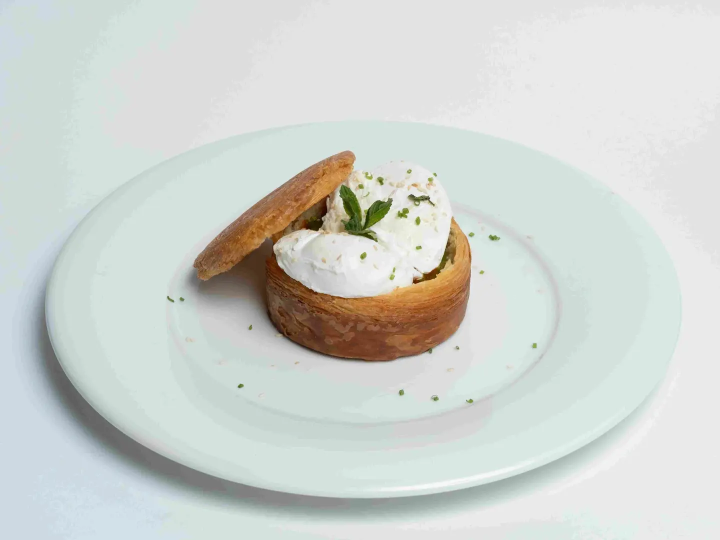 بيض في حلقة