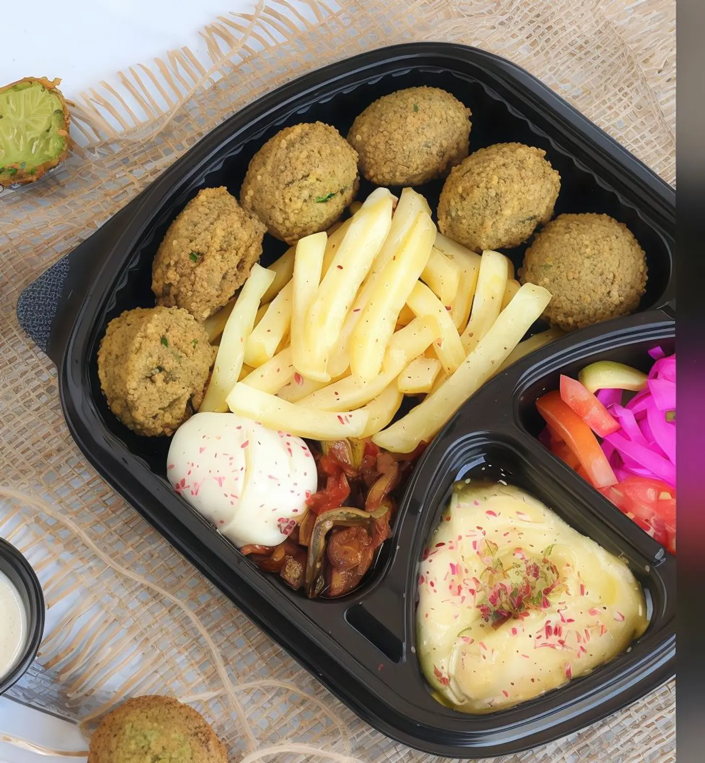 صحن مشكل فلافل صغير