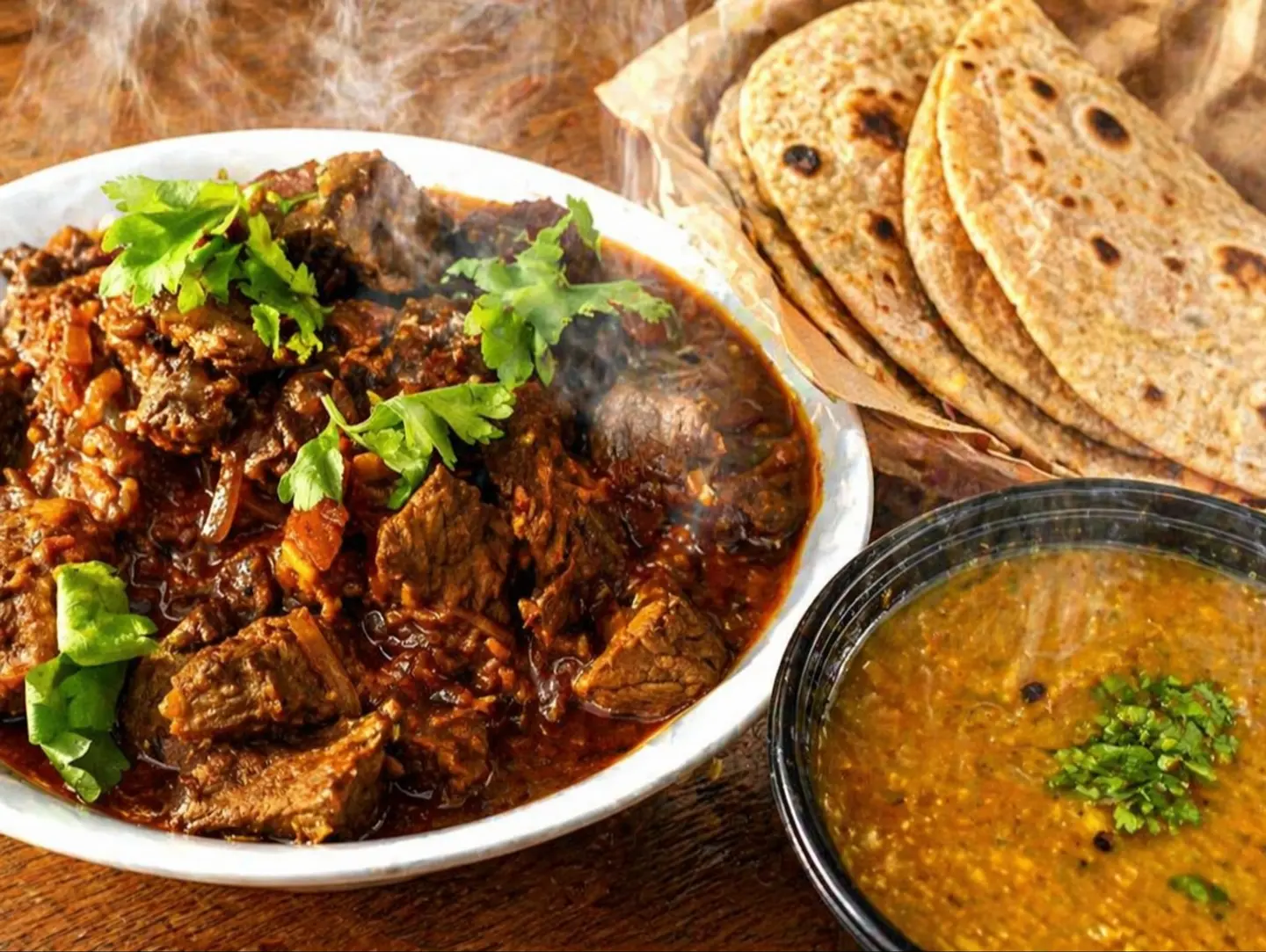 لحم بقر طازج ماسالا غني، حار ومليء بالنكهة 3 روتي و دال