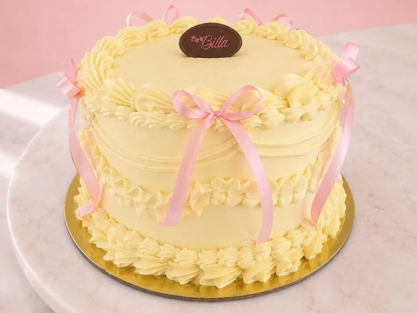White Cream Cake   Medium - Medium Size