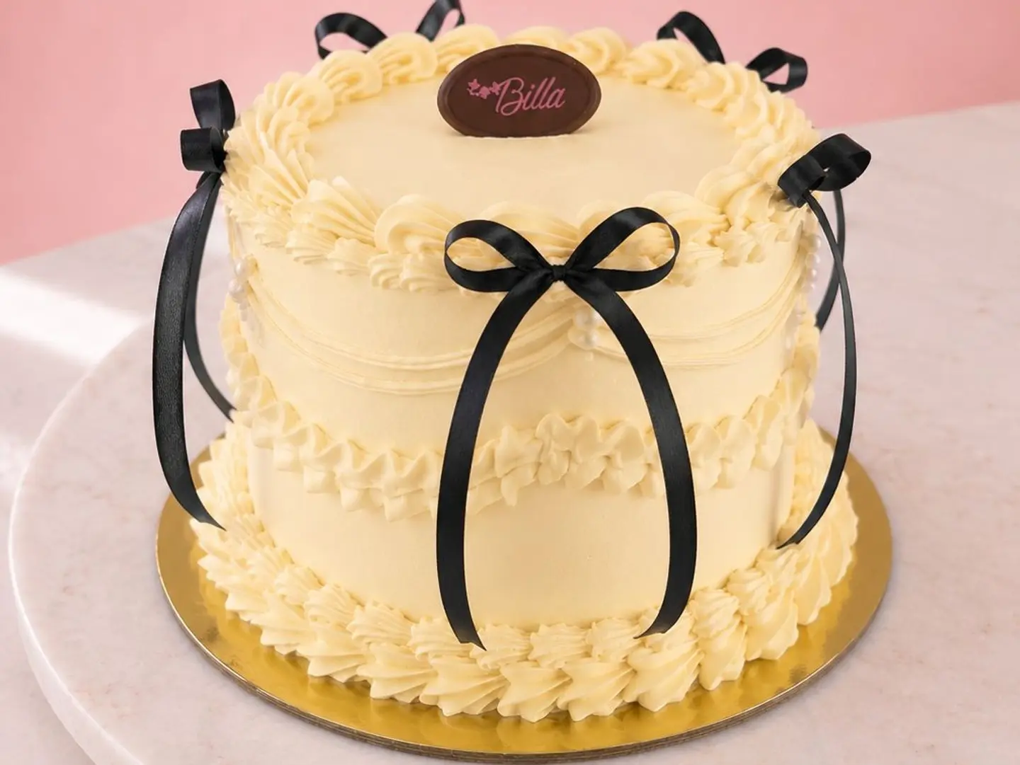White Cream Cake   Medium - Medium Size