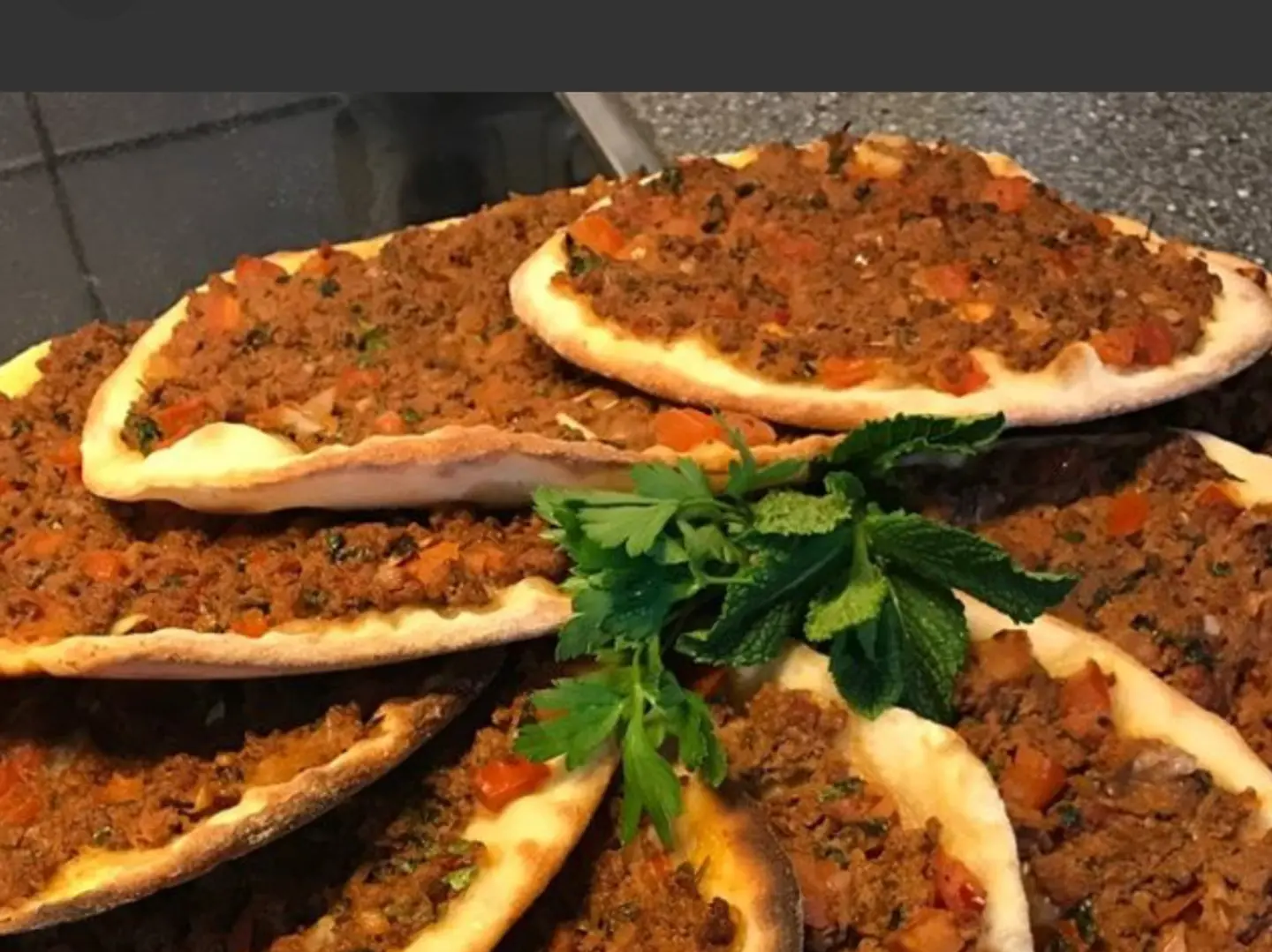 صفيحة لحم ربع كيلو ١٠ حبات