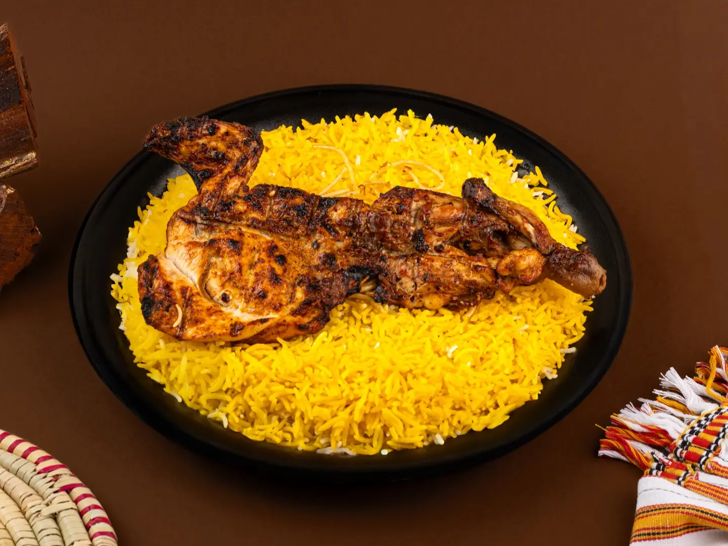 نصف دجاج فحم ارز مندي