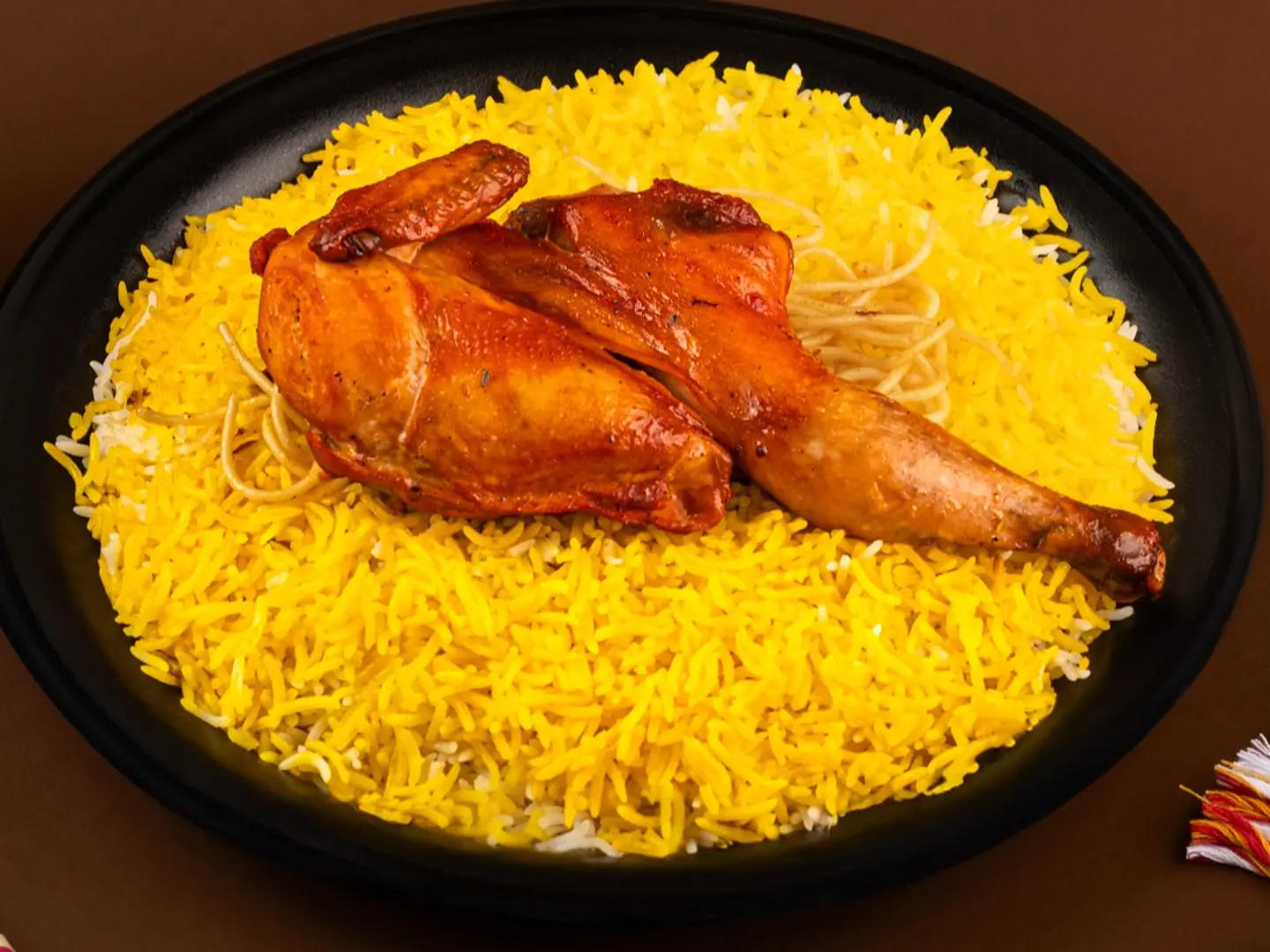 نصف دجاج مندي ارز مندي مثلوثة