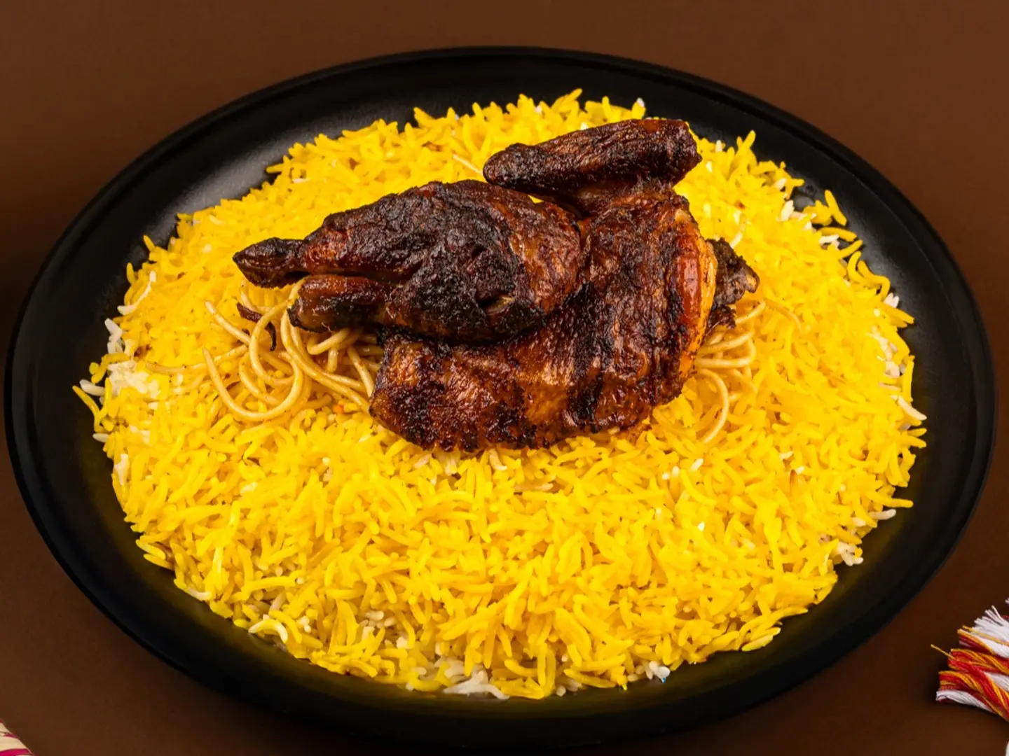 نصف دجاج شواية ارز مندي