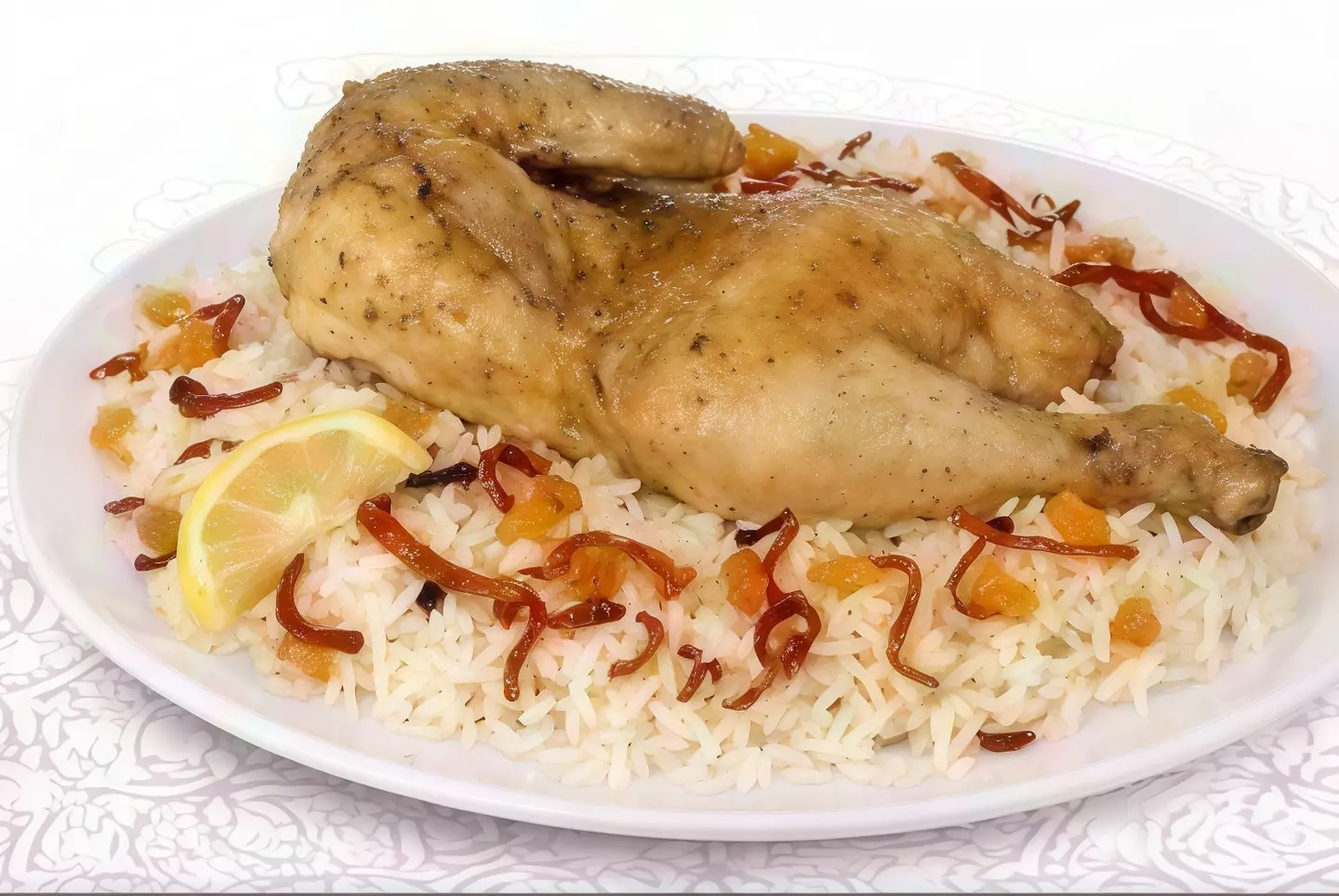 حبة دجاجه حنيذ بالمرخ والسلع مع الرز