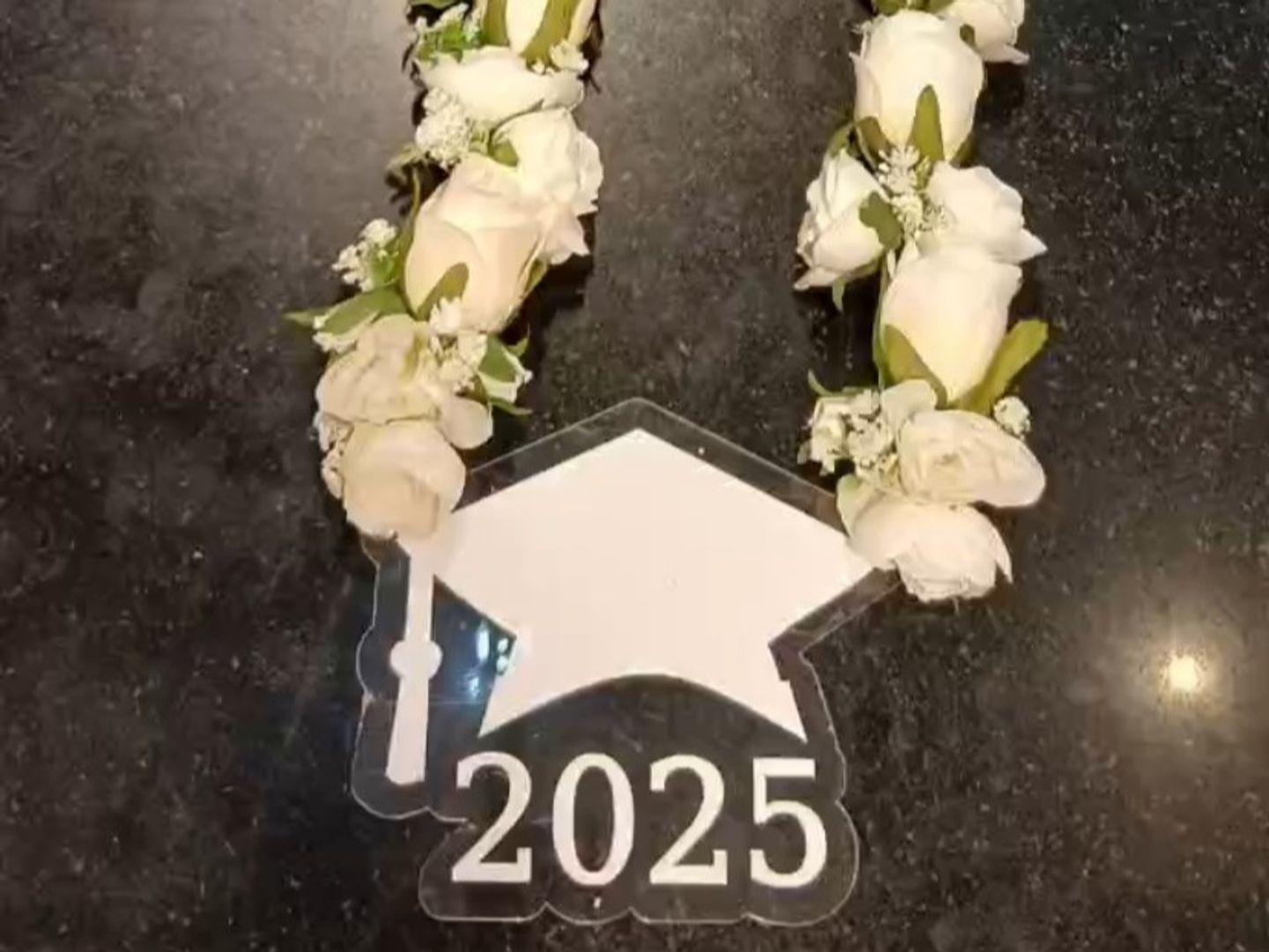 عقد تخرج 2025