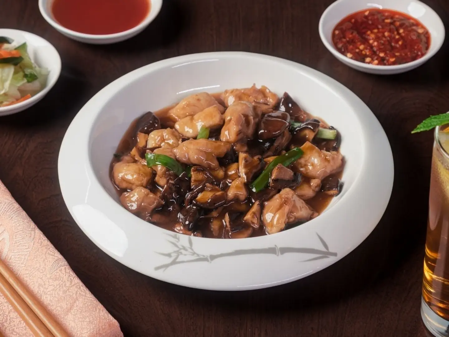 Chicken With Black Mushroom