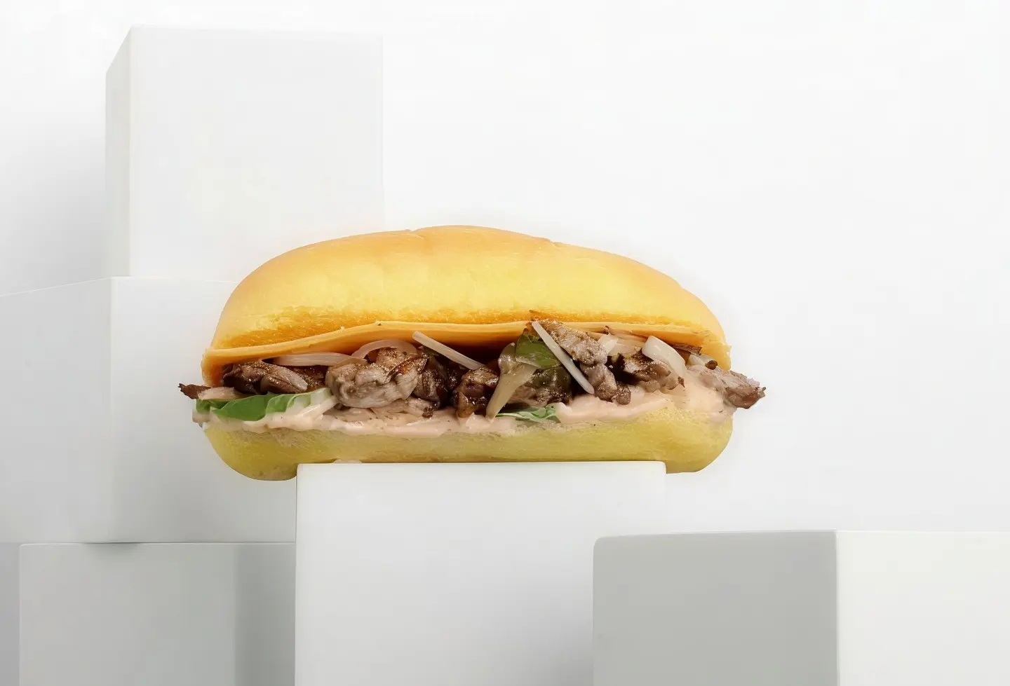 ساندوتش مقلقل لحم