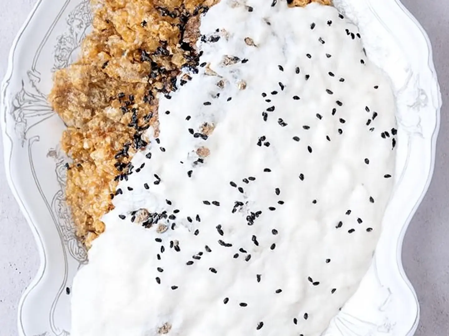 Fattah With Dates With Cream