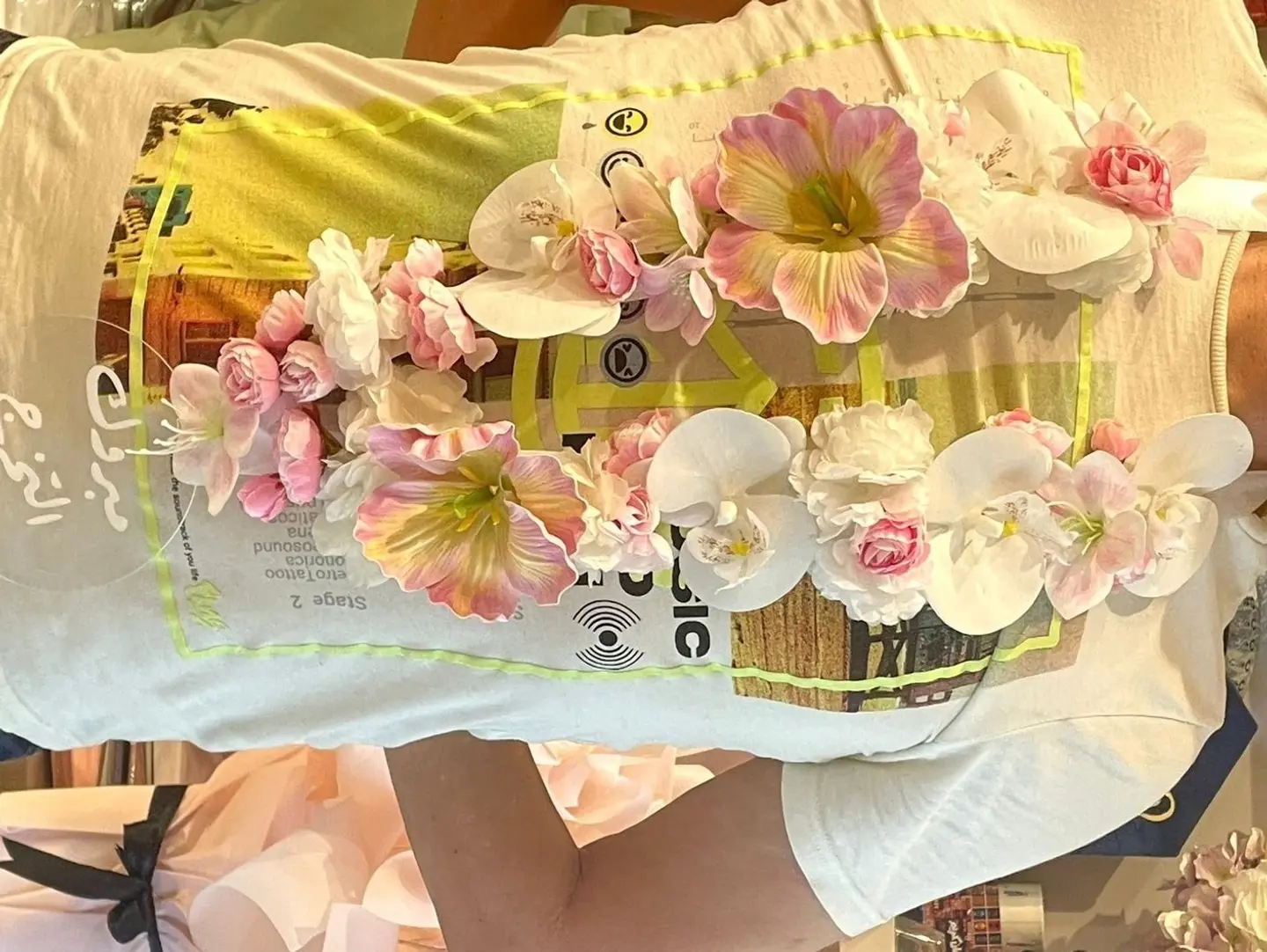 Cymbidium Necklace With Accessories