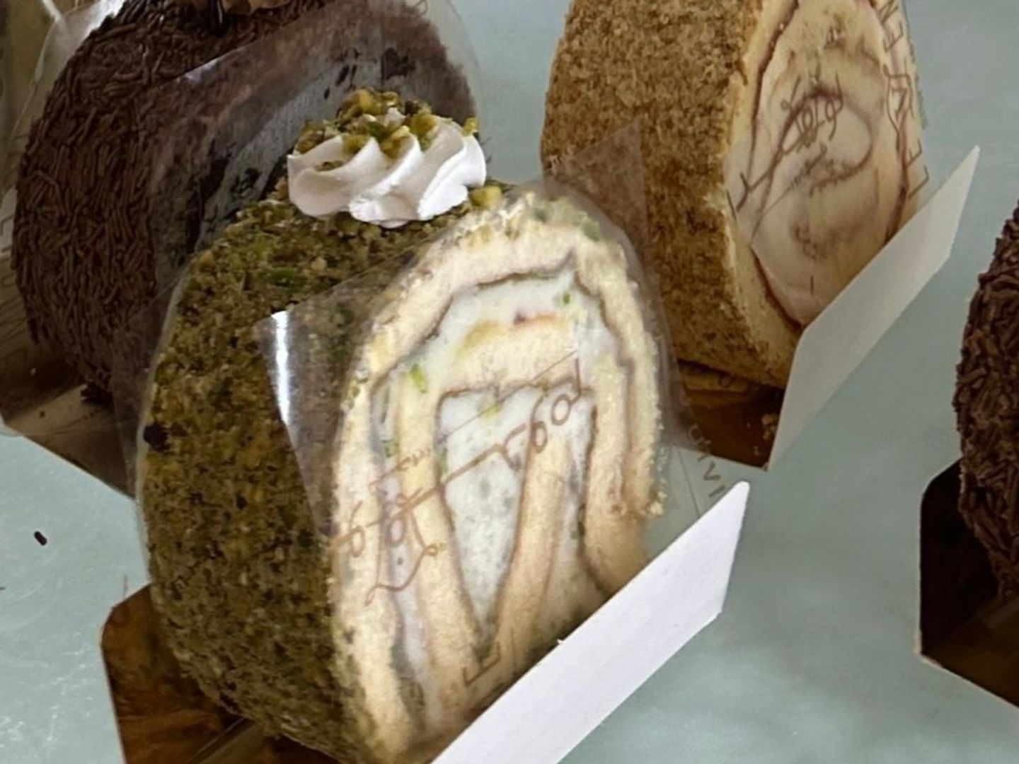 Monalisa Vanilla Ice Cream Roll (Piece)