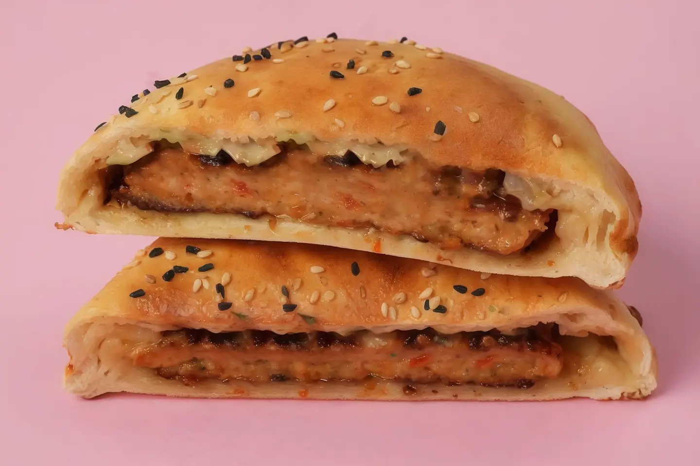 فطيرة برجر دجاج - مع صوص جبن