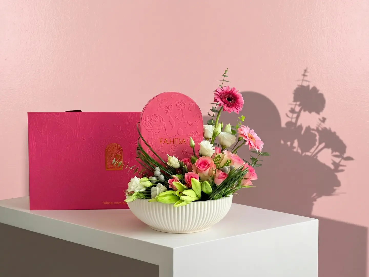 Vase With Roses And Chocolate Fahda Crispy Solo Milky