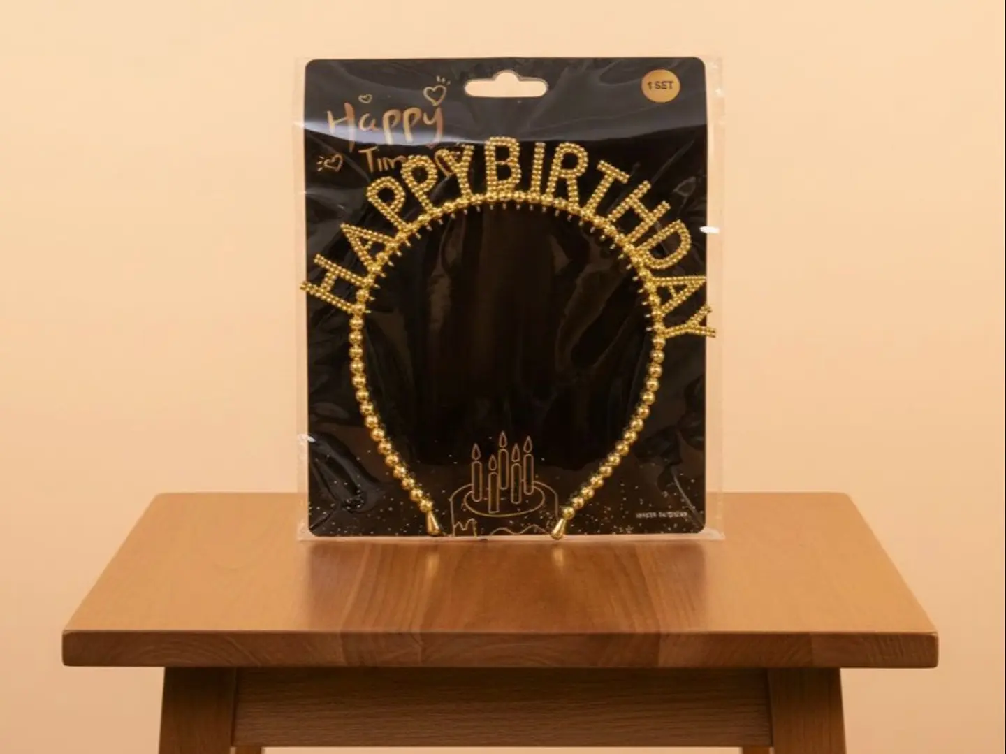 طوق ميلاد ذهبي