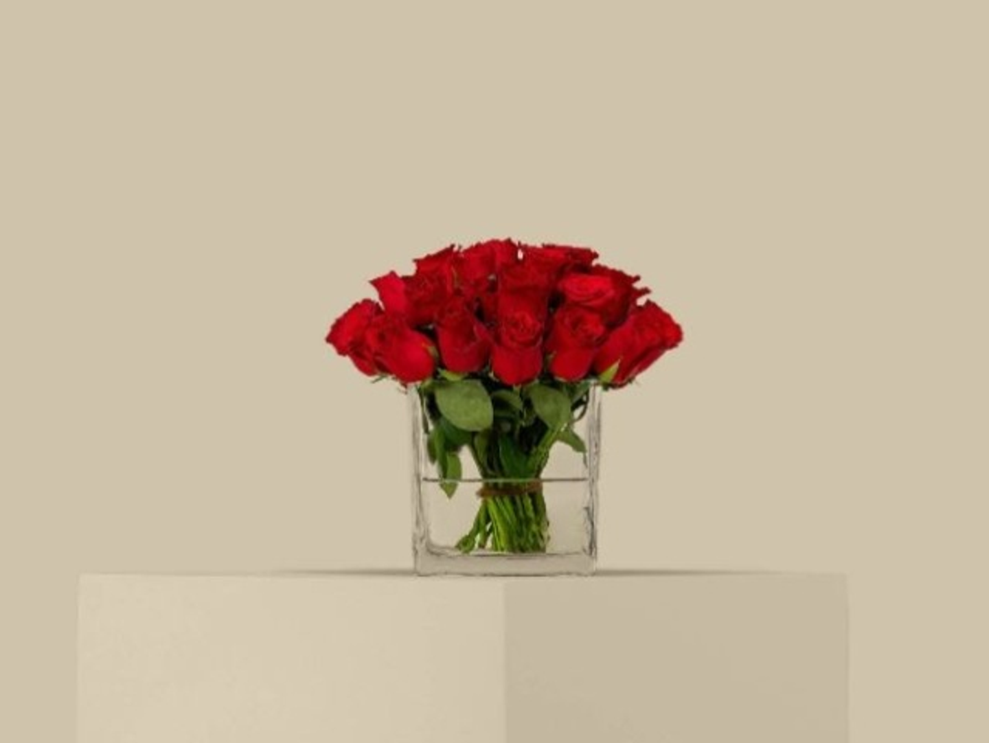Square Vase With 15 Red Roses