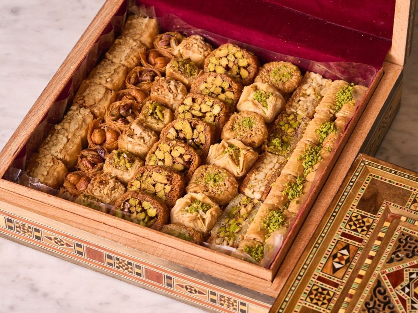 صندوق بقلاوة وافي