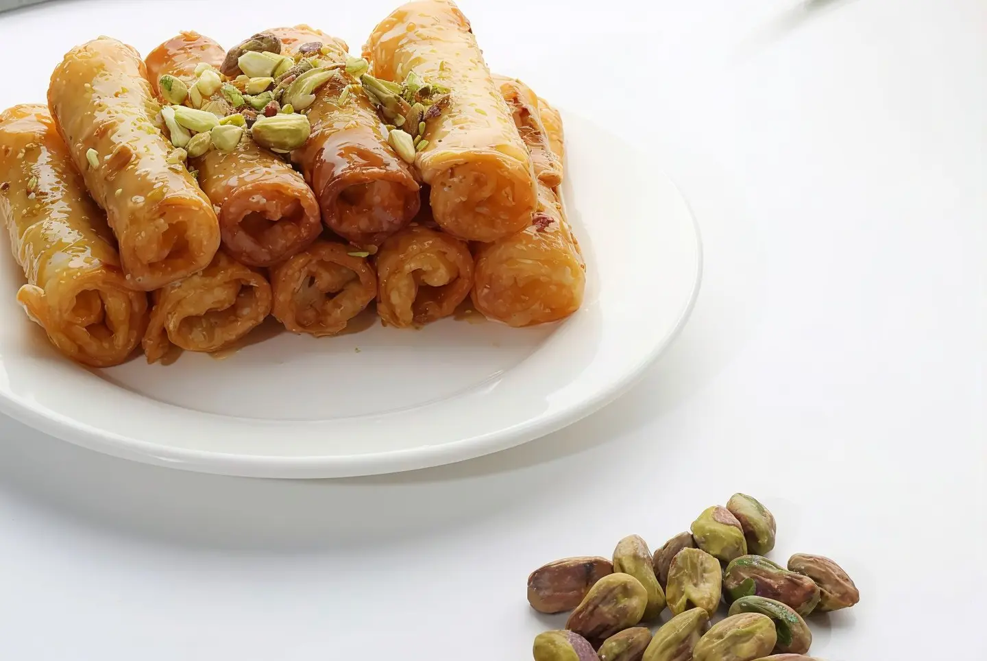 اصابع الجبن بالنستلة والفستق - كبير