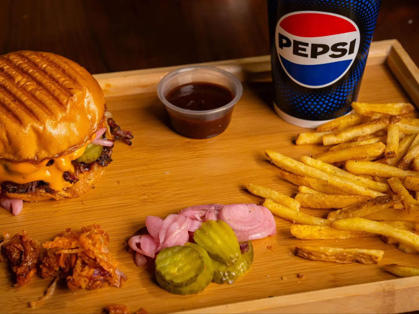 عرض الوجبة بسعر ساندوتش