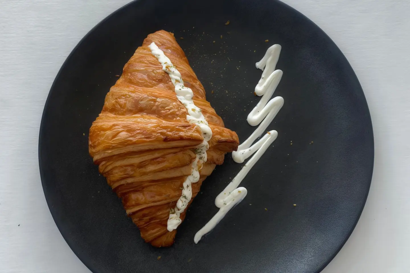 Croissant Labneh