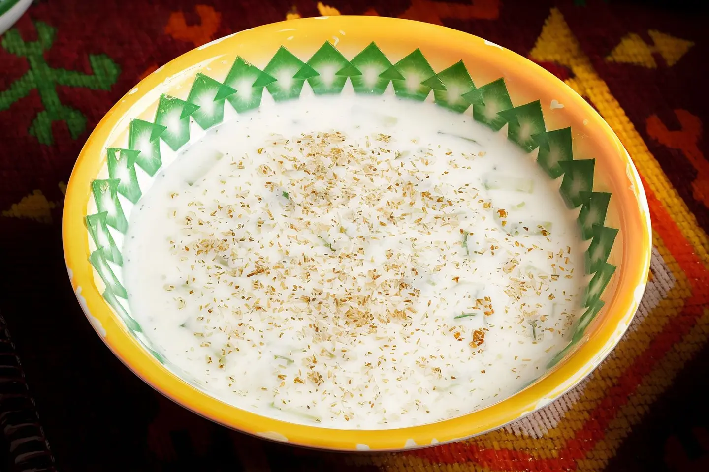 سلطة خيار لبن