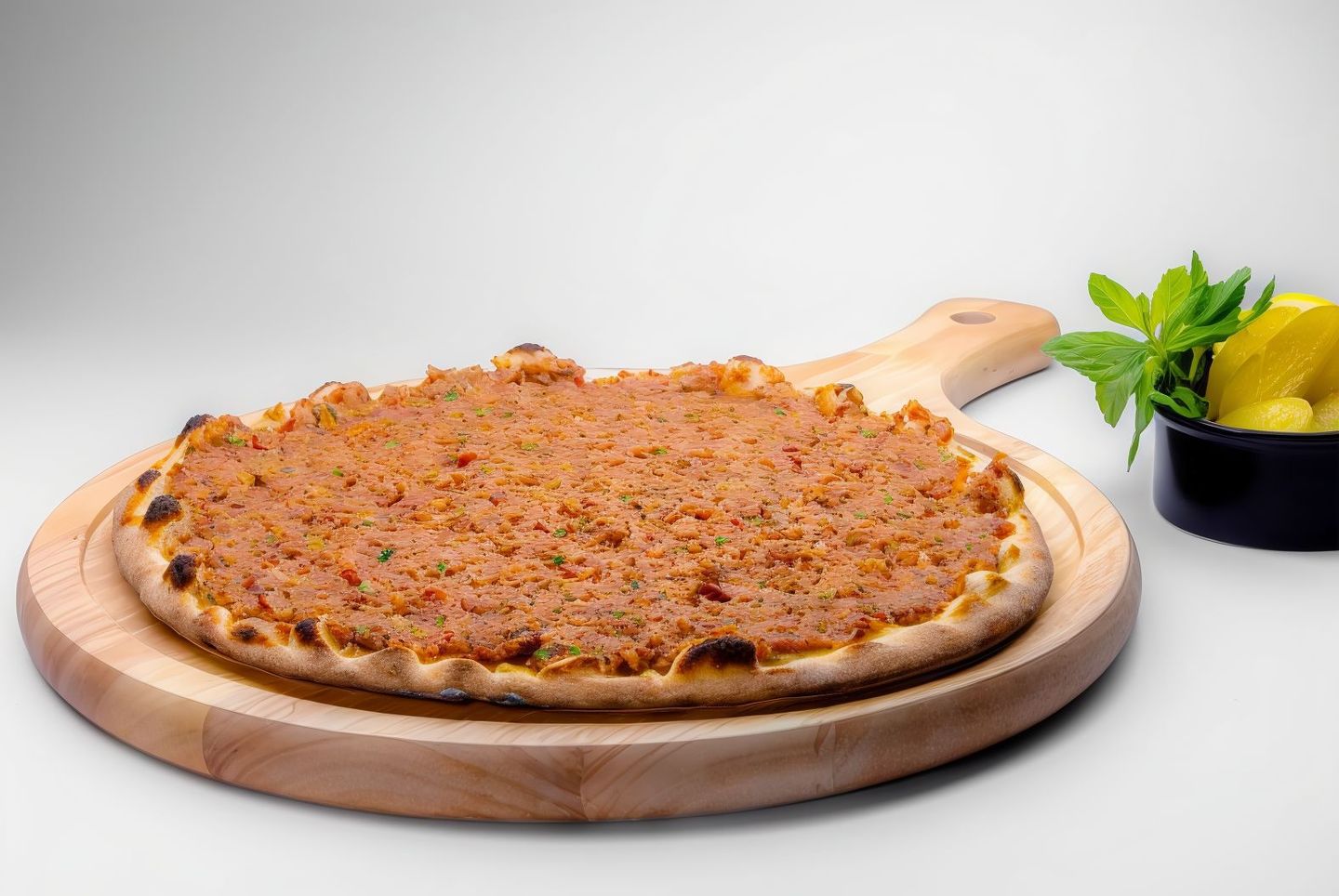 منقوشة لحم بالعجين