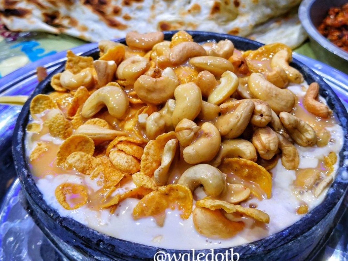 معصوب كورن فلكس مع الكاجو