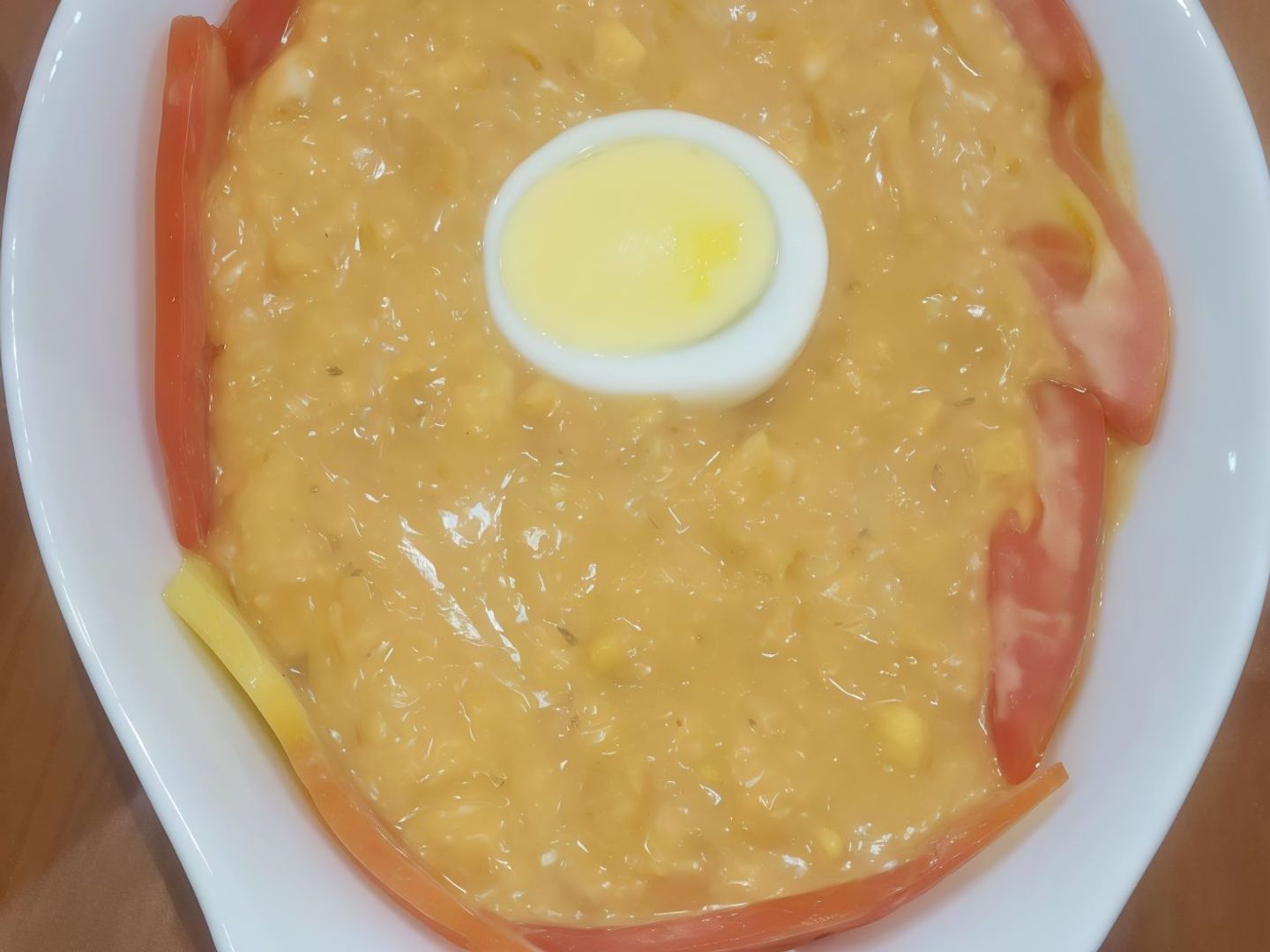 سلطة بيض
