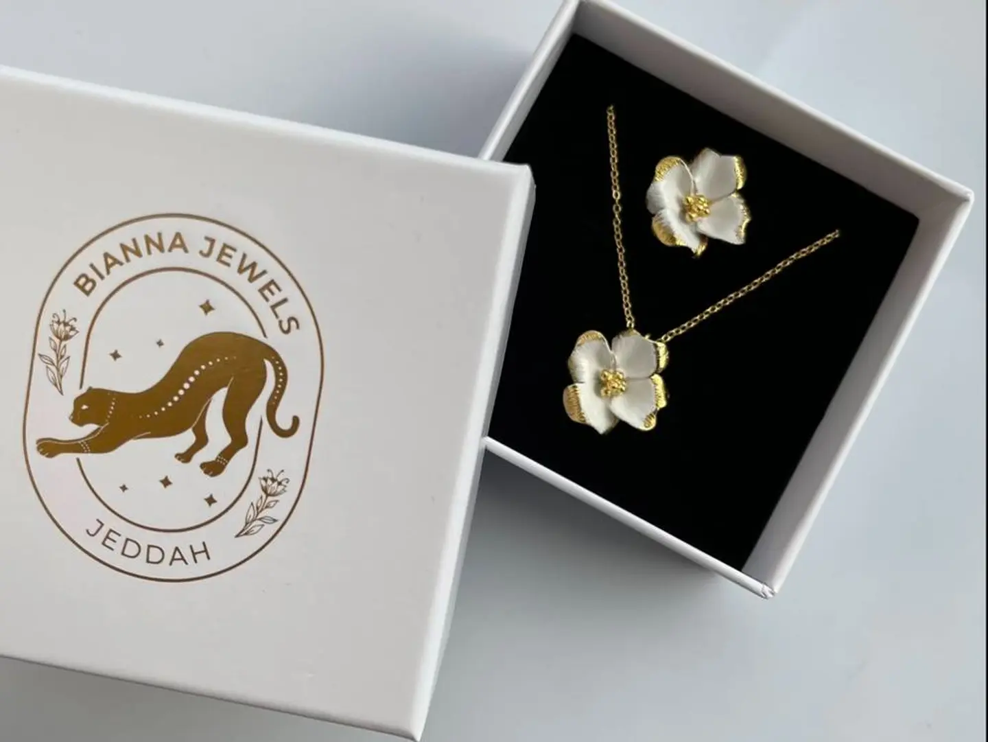 Iris Set (Rose Accessory Set)