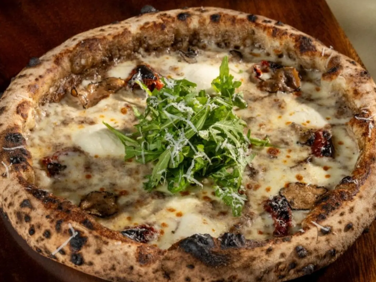 بيتزا ترافل