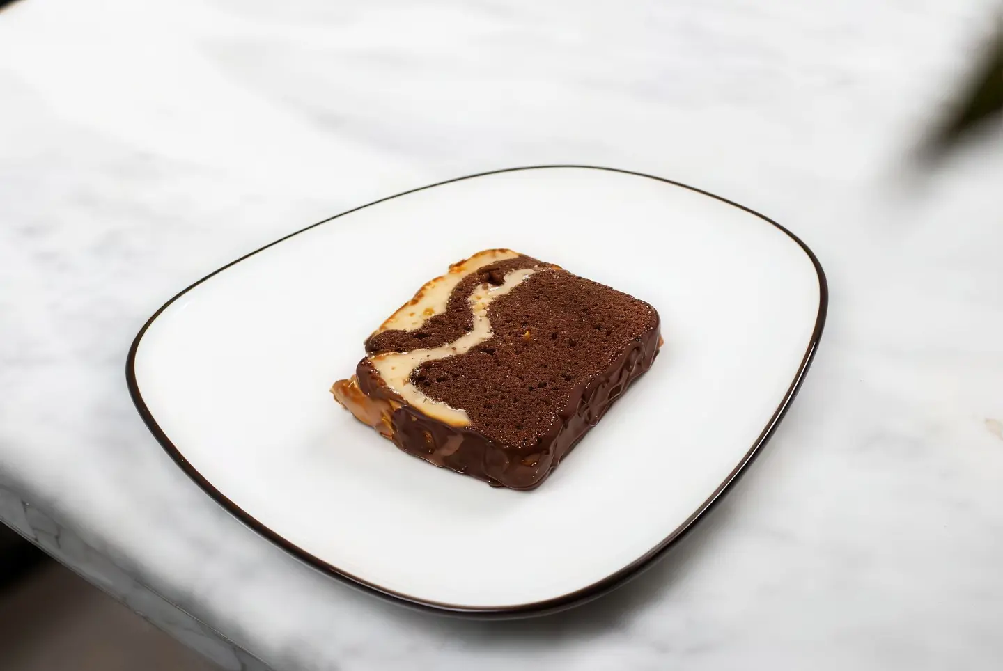 English Cake With Chocolate