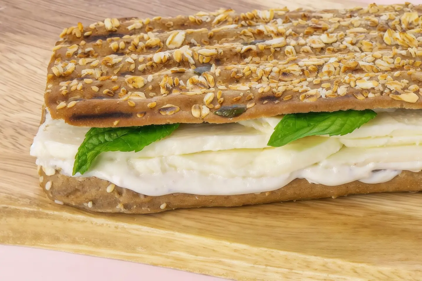 حلومي نعناع بالبانيني الأبيض