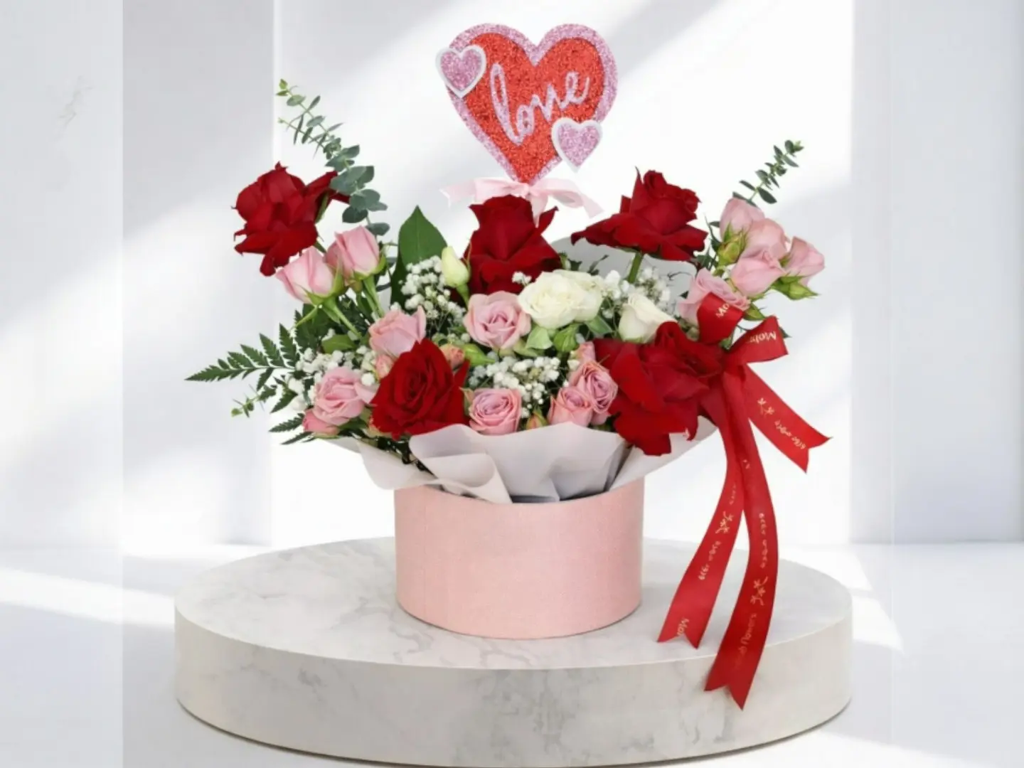 باقة الورد الاحمر والوردي (يوم الحب)