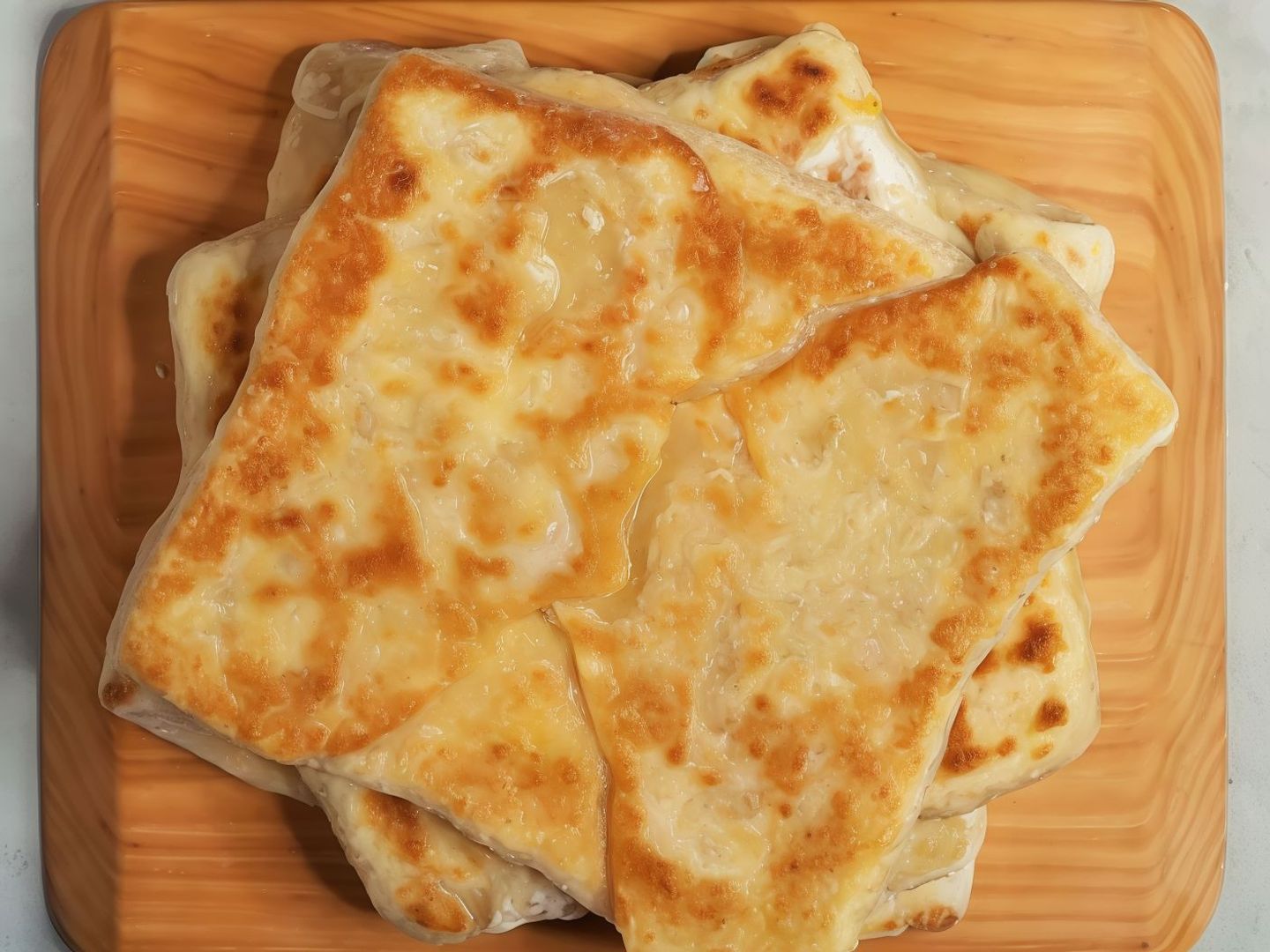 مطبق جبنة سائل وخضار - بالفرن