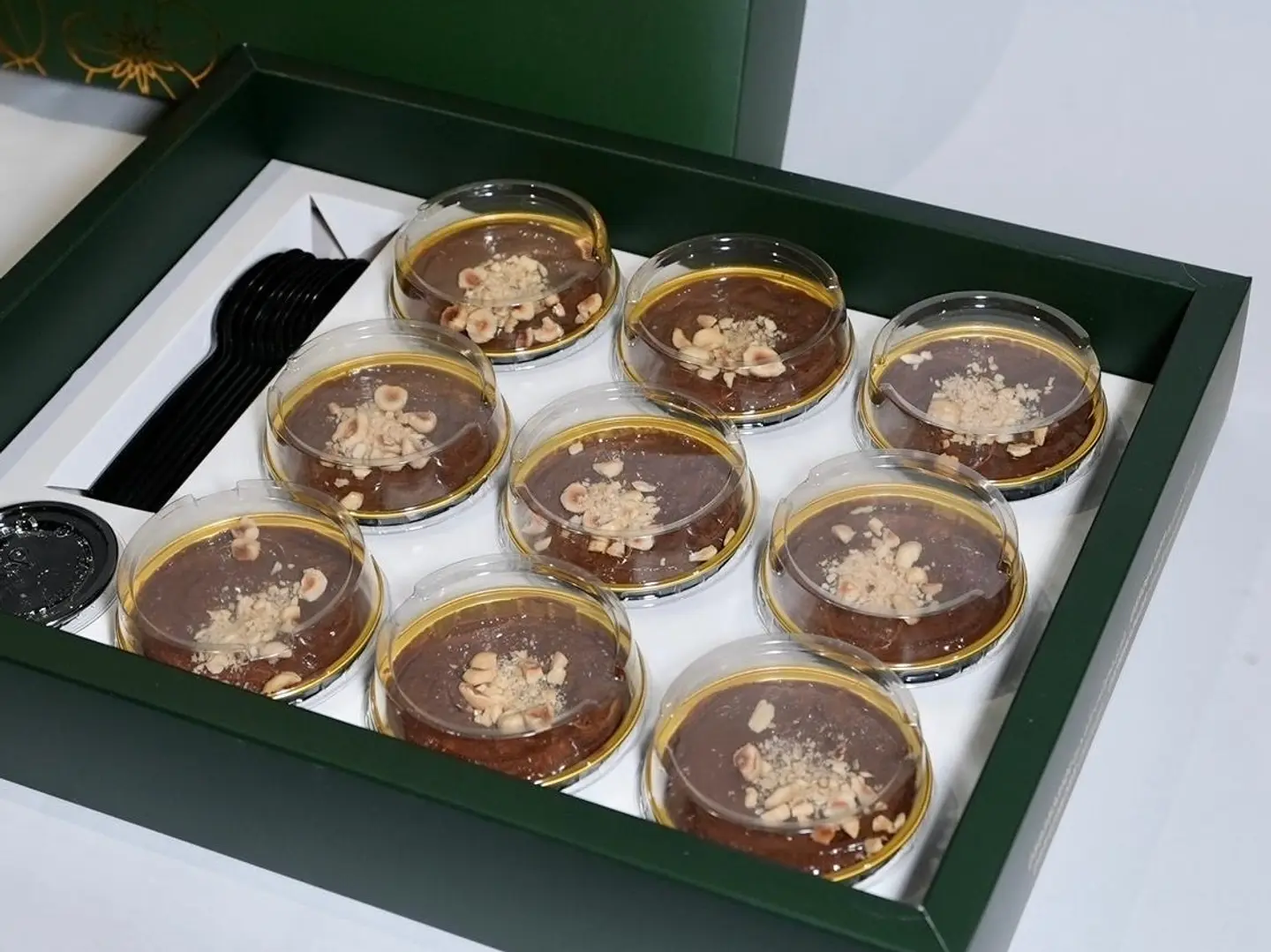 بوكس أكواب بسبوسة 9 قطع شوكلاتة