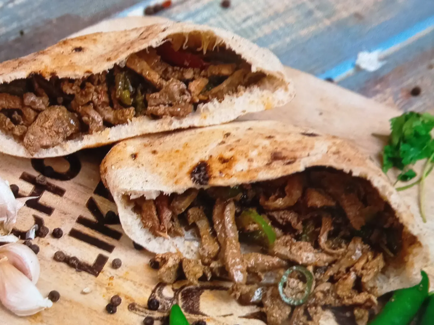 ساندوتش كبدة بالجبن