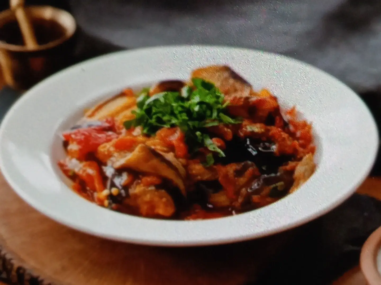 طبق مسقعة كبير