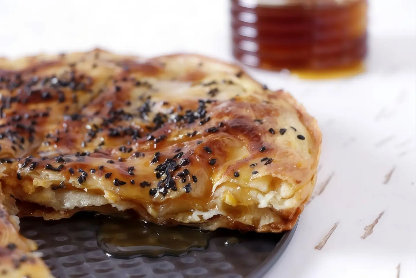 بنت الصحن محشية جبنة صفراء