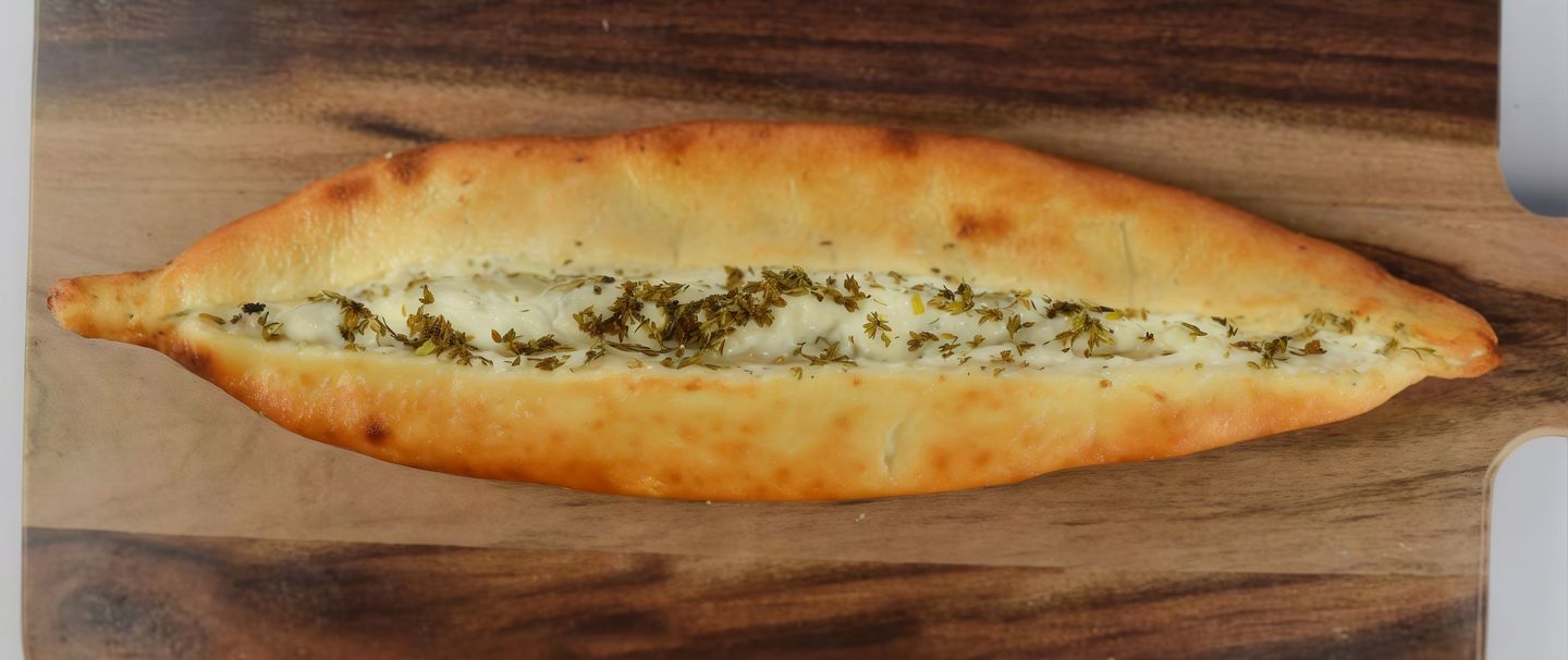 فطيرة لبنه بالزعتر