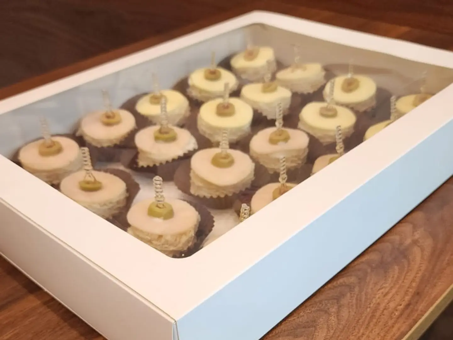 Mini Canapés   20 Pcs