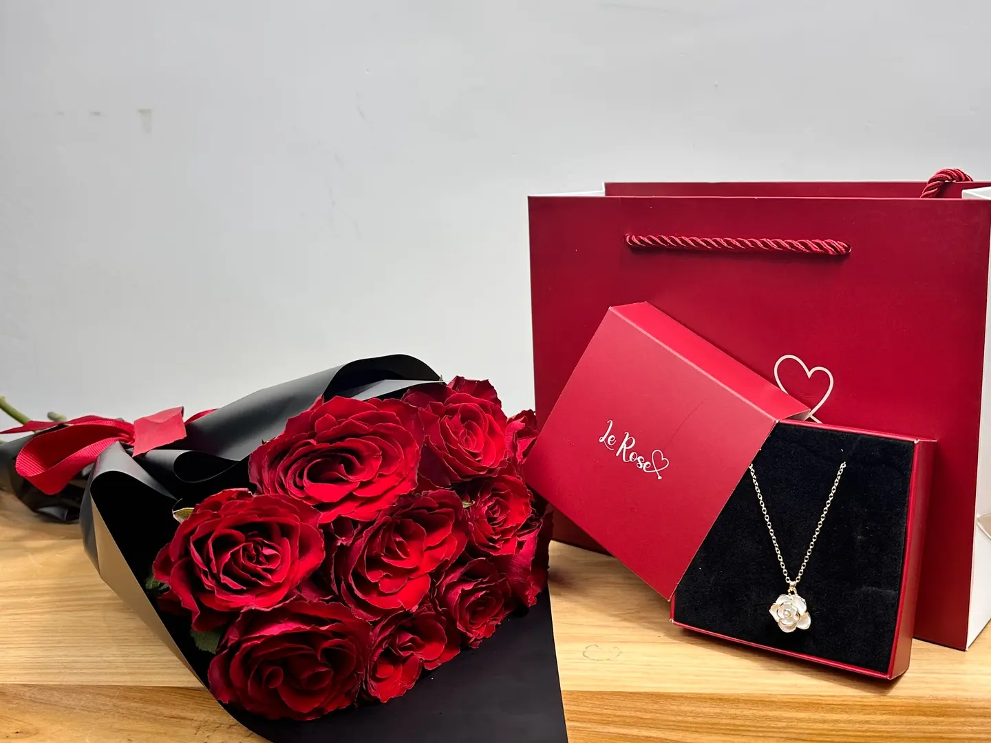 قلاده الجوري الاحمر