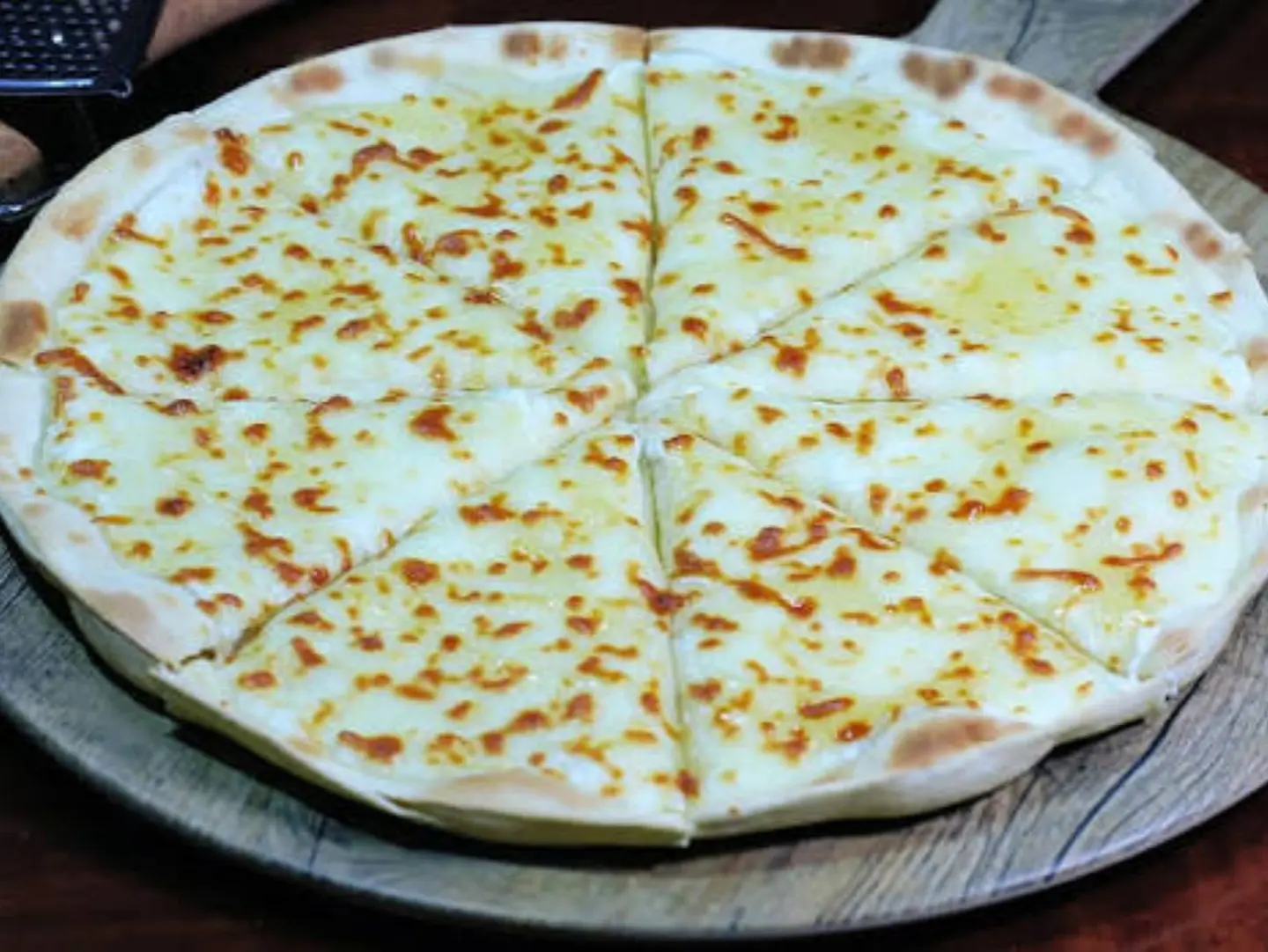 Large Bird's Nest Pizza